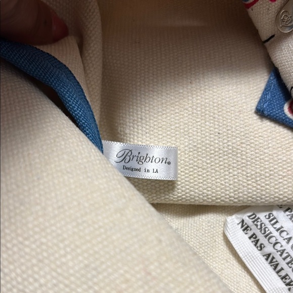 Brighton Glittering LOVE tote NWT - Picture 6 of 11